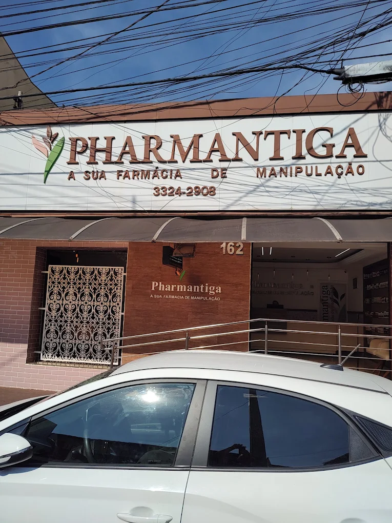 Fachada da Pharmantiga, farmácia de manipulação em Goiânia